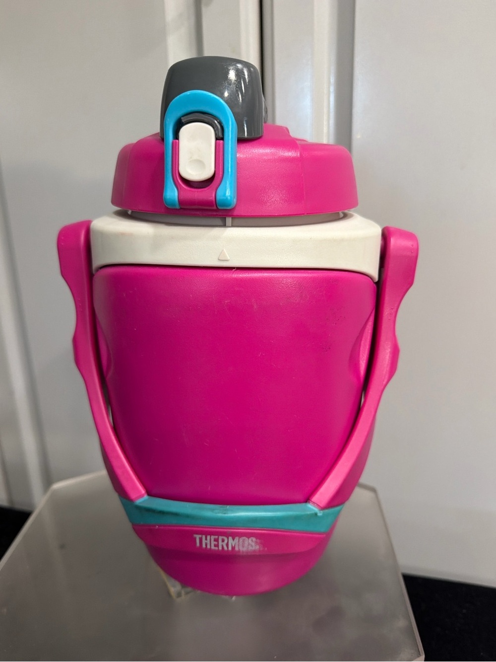 Sports Bottle: Thermal 64 oz Insulated Water / Beverage Container